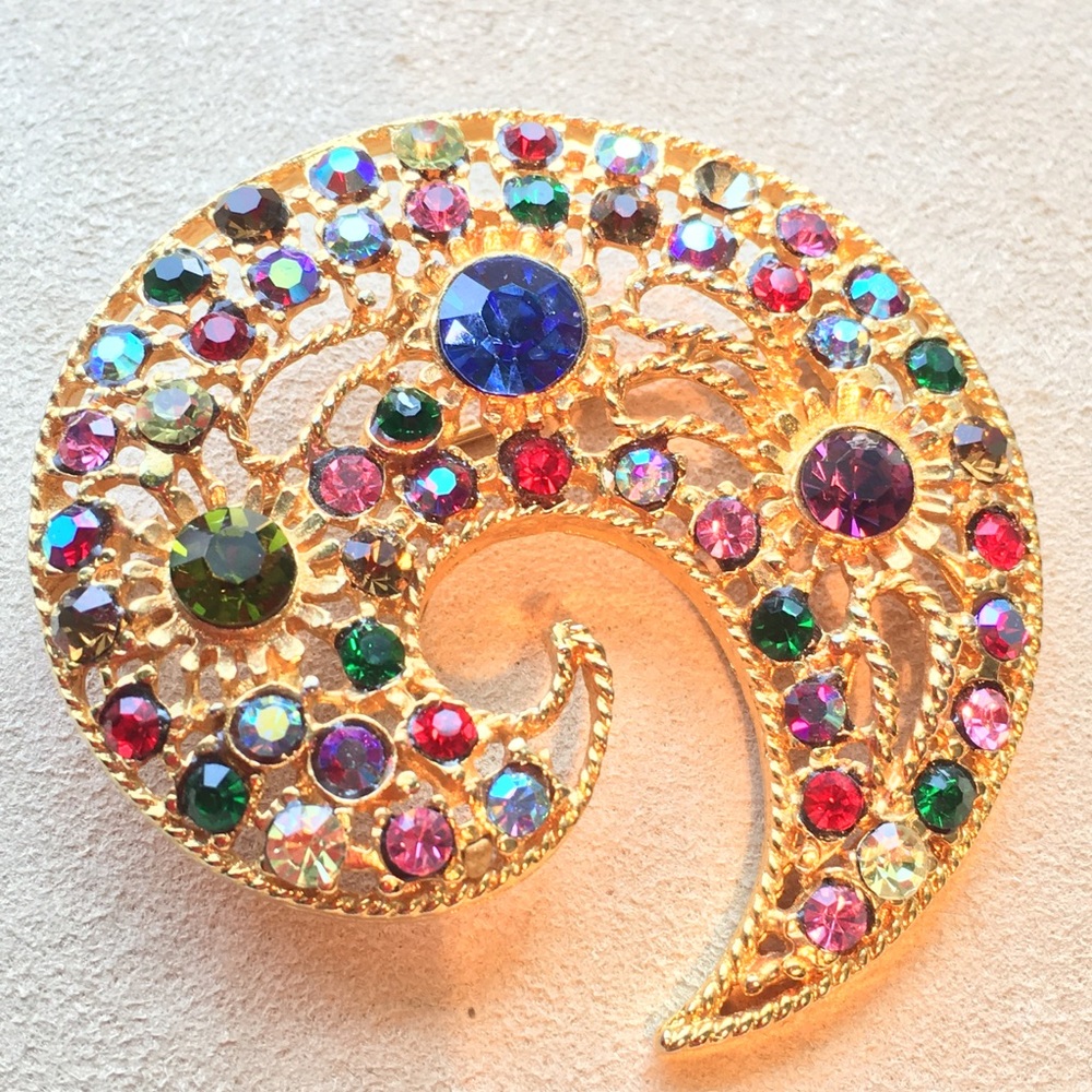 Beautiful  Multi-Color Brooch in Gold Tone